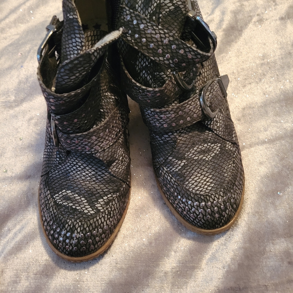 Wedge high tops